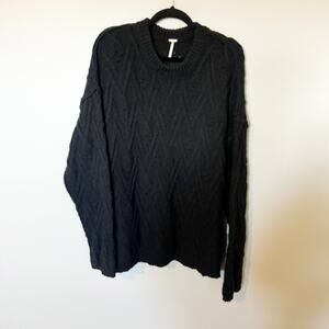 Free people isla Cableknit‎ black knit sweater large
